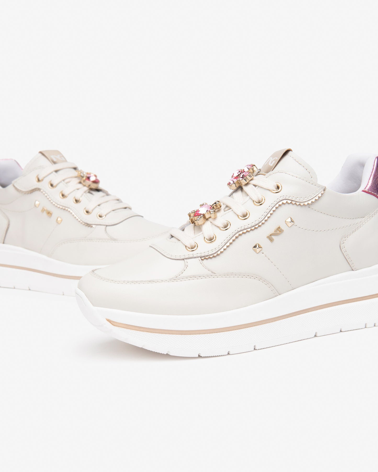 Sneakers Color Osso Nero Giardinin Con Charms Cipria
