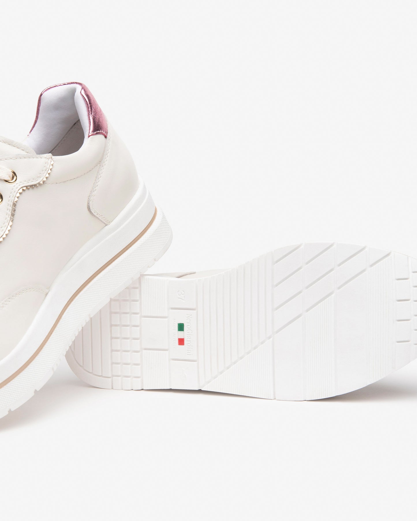 Sneakers Color Osso Nero Giardinin Con Charms Cipria