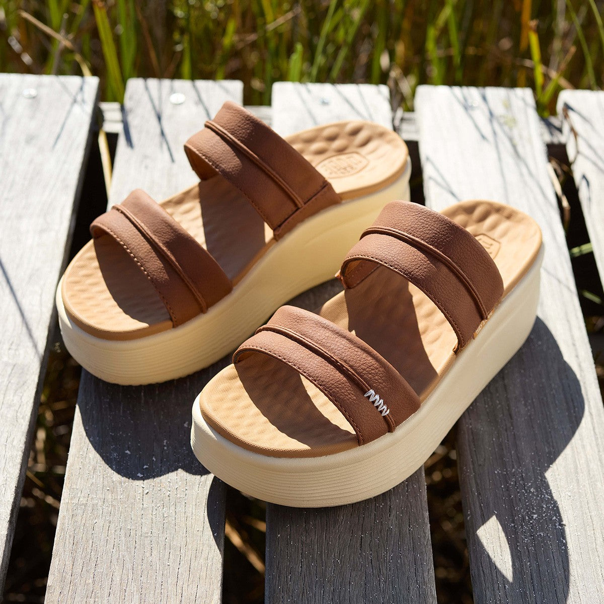 Hey Dude Austin slide classic cognac