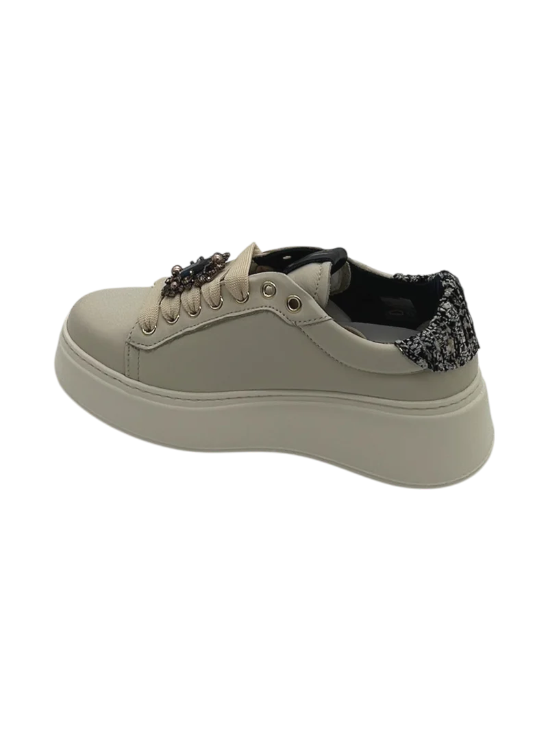 GIO+ Sneakers Donna PIA424 Pelle Panna con Gioielli e Dettagli Tweed