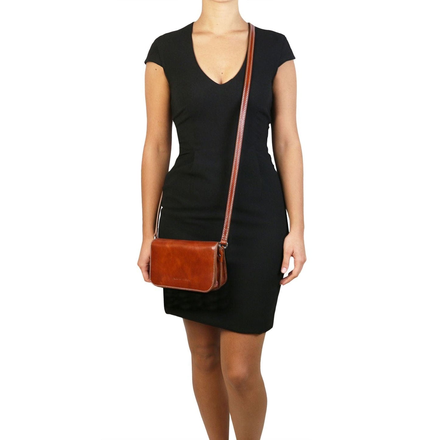 Carmen - Leather shoulder bag with flap | TL141713