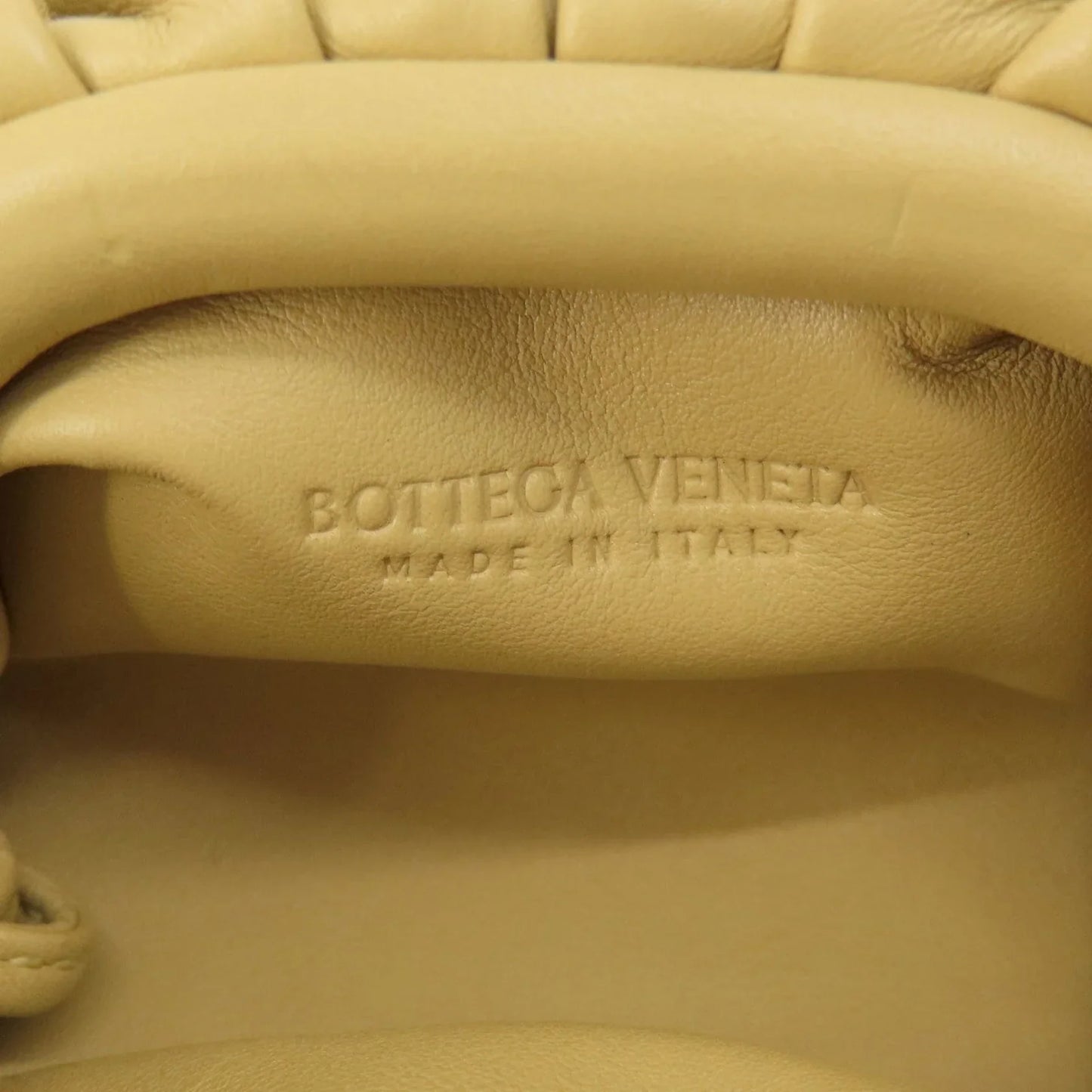 Bottega Veneta – Portamonete The Pouch in pelle beige
