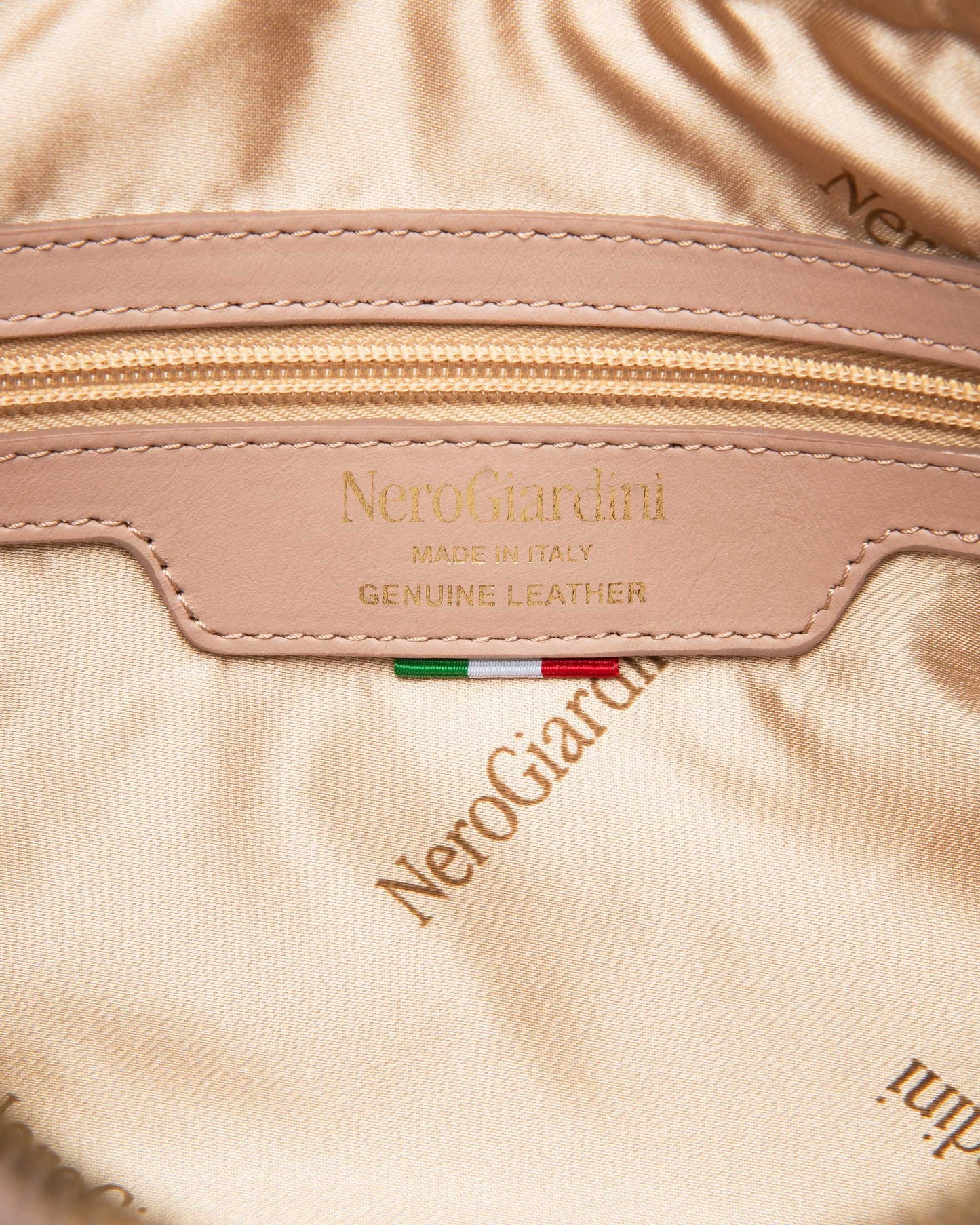 Borsa hobo in pelle Nude da donna nero giardini E644153D_626